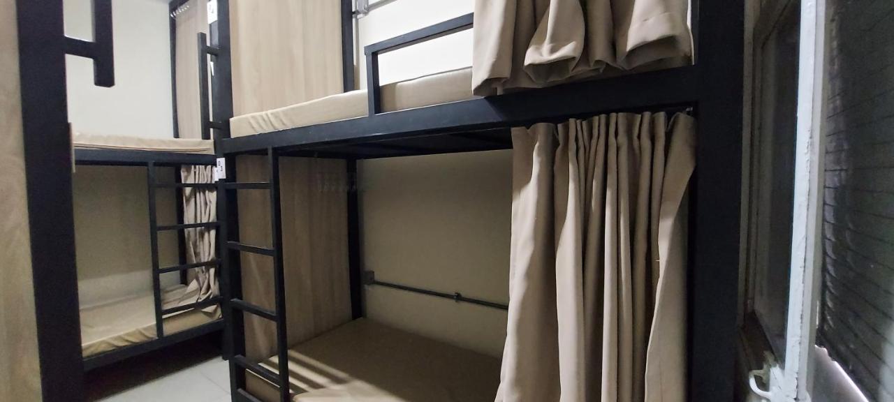 Leblon Hostel *