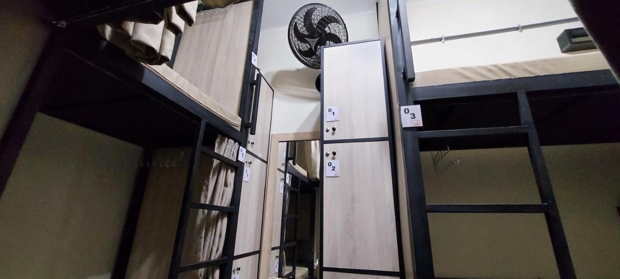 Leblon Hostel *
